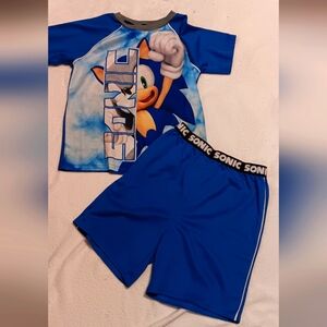 Sonic the hedgehog boys two piece set size medium/8
